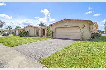 8720  Pasadena Blvd, Pembroke Pines, FL 33024 - Photo 11