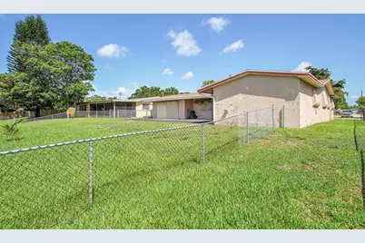 8720  Pasadena Blvd, Pembroke Pines, FL 33024 - Photo 15