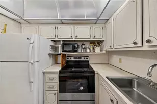 102 Newport F Unit, Deerfield Beach, FL 33442 - Photo 13