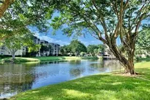 9230 Lagoon Pl, Davie, FL 33324 - Photo 11