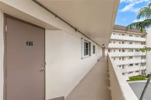 390 N Federal Hwy, Deerfield Beach, FL 33441 - Photo 3