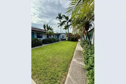 3210  Canal Dr, Unit #8, Pompano Beach, FL 33062 - Photo 13