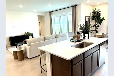 5477 NW Camberly Ct, Port Saint Lucie, FL 34987 - Photo 3