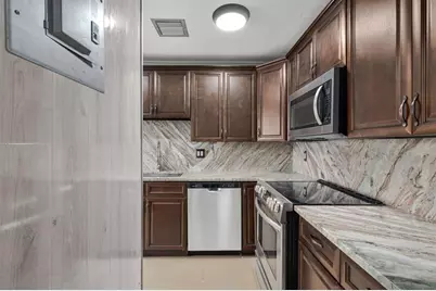 2601  Red Hibiscus Blvd, Unit #102, Delray Beach, FL 33445 - Photo 11