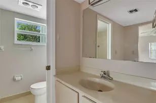 1217 S Lakes End Dr, Fort Pierce, FL 34982 - Photo 23