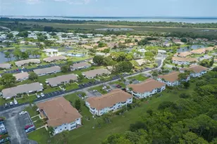 1217 S Lakes End Dr, Fort Pierce, FL 34982 - Photo 37