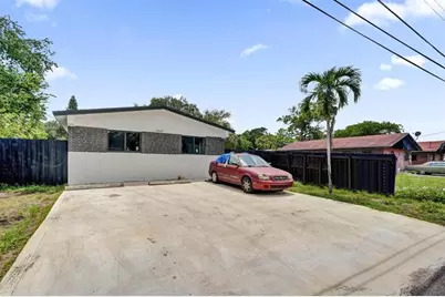 1810 NW 9th St, Fort Lauderdale, FL 33311 - Photo 3