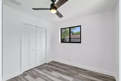 1810 NW 9th St, Fort Lauderdale, FL 33311 - Photo 25