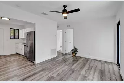 1810 NW 9th St, Fort Lauderdale, FL 33311 - Photo 15