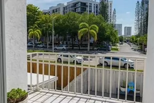 916 NE 27th Ave, Hallandale Beach, FL 33009 - Photo 11