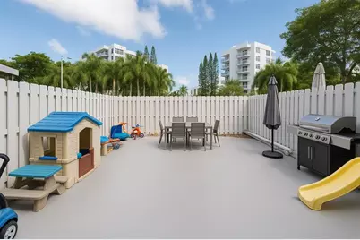 916 NE 27th Ave, Unit #916, Hallandale Beach, FL 33009 - Photo 13