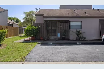 1237 NW 123rd Ter, Pembroke Pines, FL 33026 - Photo 15