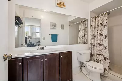 1237 NW 123rd Ter, Pembroke Pines, FL 33026 - Photo 11