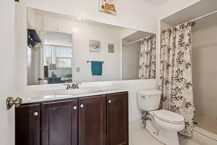 1237 NW 123rd Terrace, Pembroke Pines, FL 33026 - Photo 11