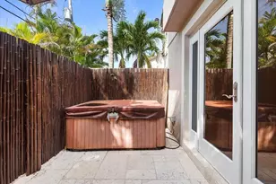 610 SE 14th Ct, Fort Lauderdale, FL 33316 - Photo 23