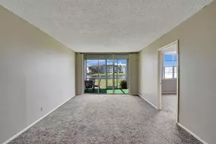 9440 Poinciana Pl, Davie, FL 33324 - Photo 5