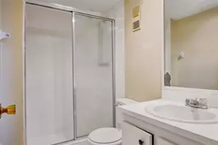 9440 Poinciana Pl, Davie, FL 33324 - Photo 23