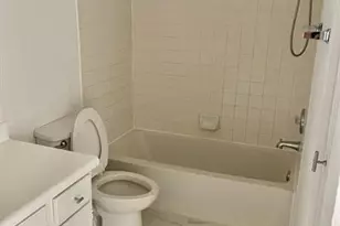 3320 Pinewalk Dr Unit, Margate, FL 33063 - Photo 9