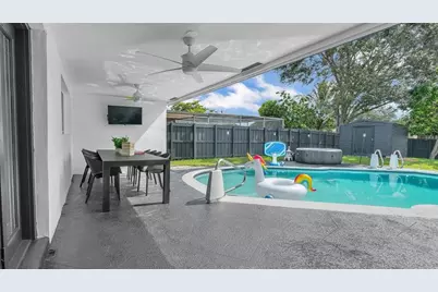 2201 N 50th Ave, Hollywood, FL 33021 - Photo 23