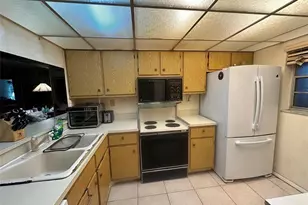 9531 Seagrape Dr, Davie, FL 33324 - Photo 3