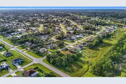 2192 SW Del Rio Blvd, Port Saint Lucie, FL 34953 - Photo 9