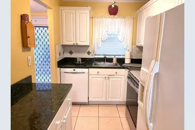 9261  Sunrise Lakes Blvd, Unit #212, Sunrise, FL 33322 - Photo 5