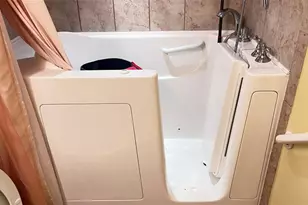 9261 Sunrise Lakes Blvd, Sunrise, FL 33322 - Photo 19