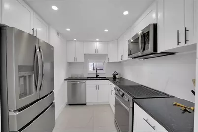 8911 S Hollybrook Blvd, Unit #201, Pembroke Pines, FL 33025 - Photo 7