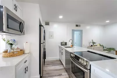 5310 NE 6th Ave, Unit #C14, Oakland Park, FL 33334 - Photo 11