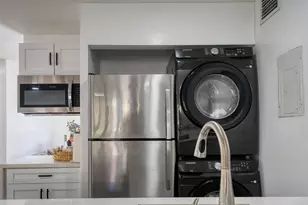 5310 NE 6th Ave, Oakland Park, FL 33334 - Photo 15