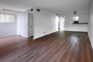 9420 S Hollybrook Lake Dr, Pembroke Pines, FL 33025 - Photo 5