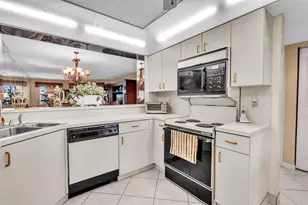 7449 Fairfax Dr, Tamarac, FL 33321 - Photo 5