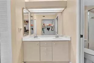 7449 Fairfax Dr, Tamarac, FL 33321 - Photo 37