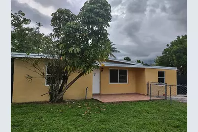 128  Miami Gardens Rd, West Park, FL 33023 - Photo 1