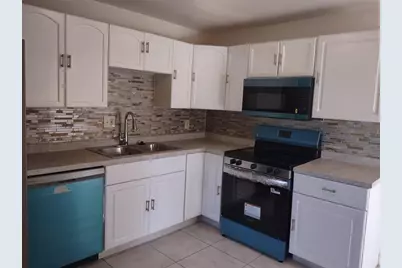 128  Miami Gardens Rd, West Park, FL 33023 - Photo 5