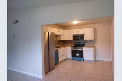 128  Miami Gardens Rd, West Park, FL 33023 - Photo 7