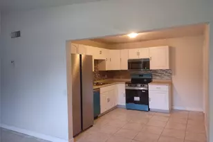 128 Miami Gardens Rd, West Park, FL 33023 - Photo 7