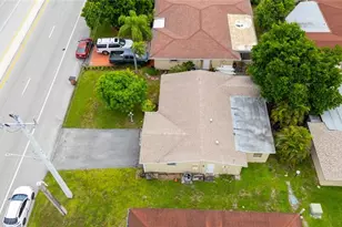 1060 NW 49th Ct, Deerfield Beach, FL 33064 - Photo 31