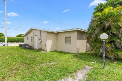 1060 NW 49th Ct, Deerfield Beach, FL 33064 - Photo 27