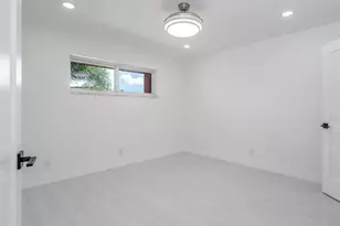 9811 N Hollybrook Lake Dr, Pembroke Pines, FL 33025 - Photo 15