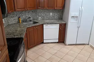 6361 N Falls Cir Dr, Lauderhill, FL 33319 - Photo 7