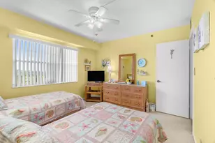 3300 W Rolling Hills Cir, Davie, FL 33328 - Photo 21