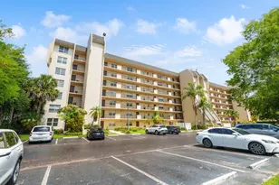 3300 W Rolling Hills Cir, Davie, FL 33328 - Photo 3