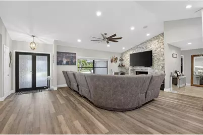 10182  Boca Woods Ln, Boca Raton, FL 33428 - Photo 11