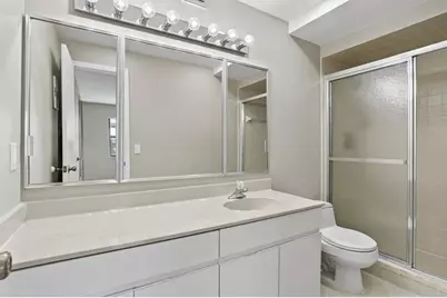 330 SE 20 Ave, Unit #421, Deerfield Beach, FL 33441 - Photo 21