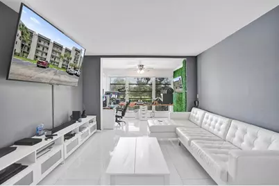 9235  Lagoon Pl, Unit #207, Davie, FL 33324 - Photo 3