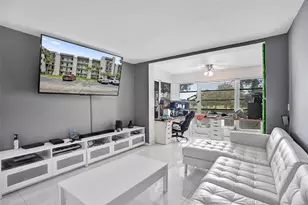 9235 Lagoon Pl, Davie, FL 33324 - Photo 5