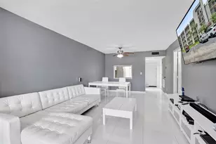 9235 Lagoon Pl, Davie, FL 33324 - Photo 11