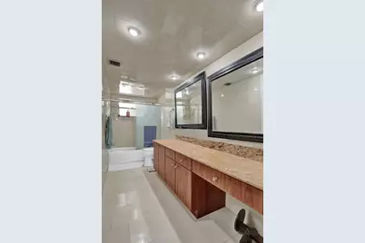 9235  Lagoon Pl, Unit #207, Davie, FL 33324 - Photo 23