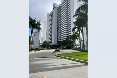 14951  Royal Oaks Ln, Unit #808, North Miami, FL 33181 - Photo 1